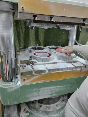 टेबलवेयर के लिए खाद्य ग्रेड यूरिया मोल्डिंग कंपाउंड पाउडर C3H6N6