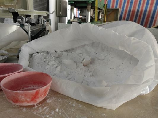 99.8% शुद्धता मेलामाइन कच्चा माल C3H6N6 औद्योगिक ग्रेड 1.625g / cm3 घनत्व: