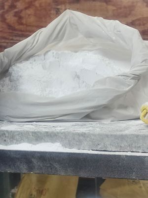 OEM मेलामाइन व्हाइट पाउडर उद्योग ग्रेड मेलामाइन मोल्डिंग पाउडर C3H6N6