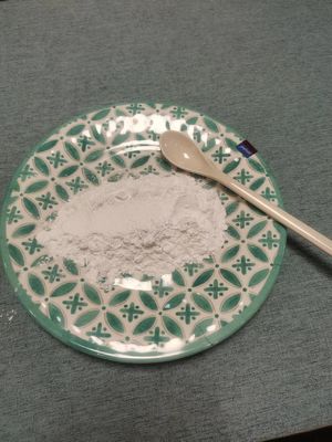 निजी लेबल मेलामाइन ग्रैन्यूल्स ए 5 यूसी 1 पी मेलामाइन मोल्डिंग कंपाउंड