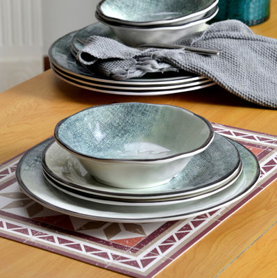 ग्रीन 12 पीस मेलामाइन डिनरवेयर सेट आउटडोर इनडोर उपयोग के लिए