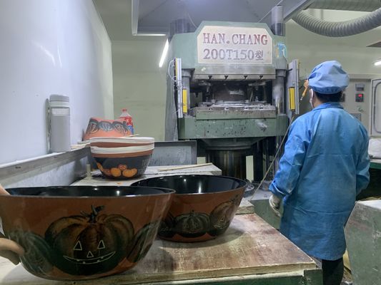 उच्च दबाव टेबलवेयर डिनरवेयर मेलामाइन संपीड़न मशीन