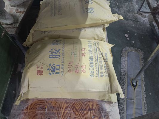 उच्च शुद्धता मेलामाइन मोल्डिंग पाउडर 99.8% टेबलवेयर उत्पादन के लिए अनुकूलित रंग